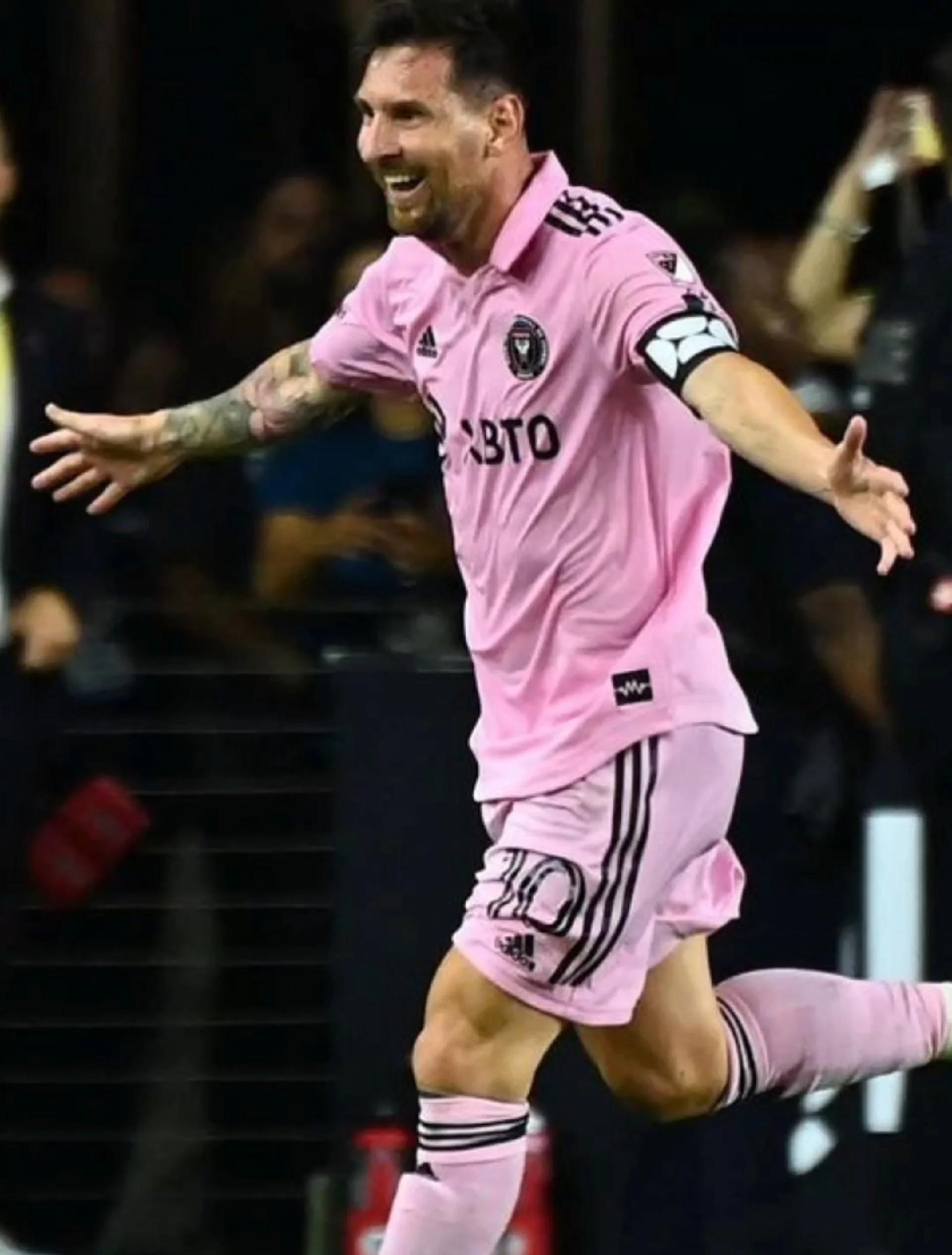 九游娱乐空间-关于重返赛场首场状态出色，阿森纳观众沸腾！，梅西重返赛场比赛高潮迭起的信息