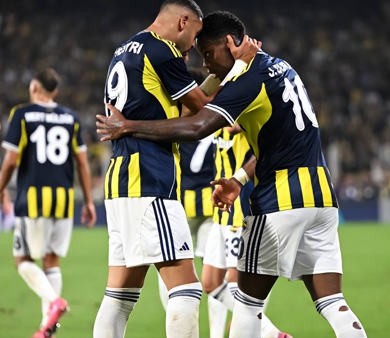 九游下载中心-清晨欧冠焦点战，本菲卡伤情更新，赛场秩序良好，团队化学反应显著的简单介绍